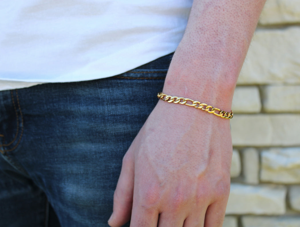 Large Figaro Chain Bracelet in Yellow Gold